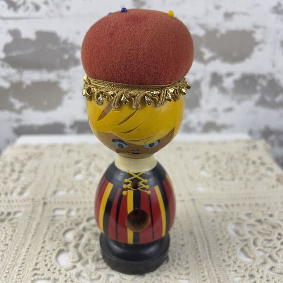 Vtg Wooden Pin Cushion Doll Thimble Cut Out Belly Button Hand Painted Kitschy - Picture 8 of 8